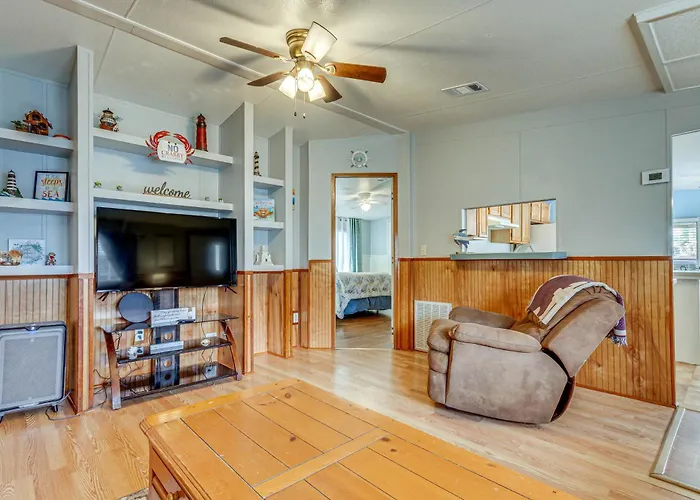 W/ Private Dock - 7 Mi To Beaches * Pensacola