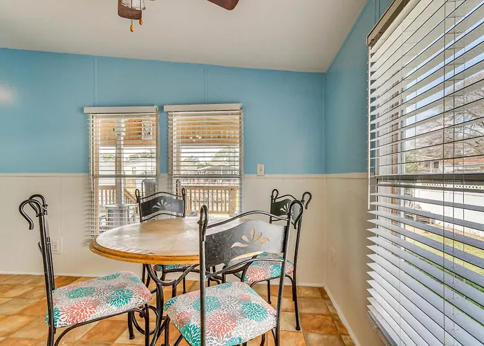 W/ Private Dock - 7 Mi To Beaches Holiday home Pensacola