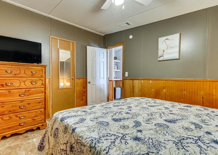 W/ Private Dock - 7 Mi To Beaches Holiday home *